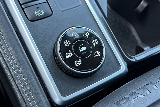 2025 Nissan Pathfinder Platinum PLATINUM 4WD