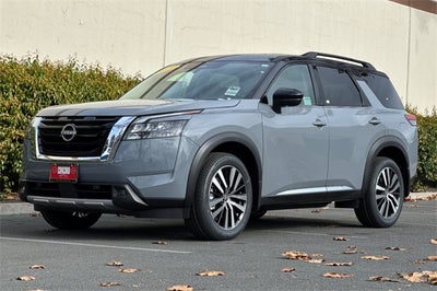 2025 Nissan Pathfinder Platinum