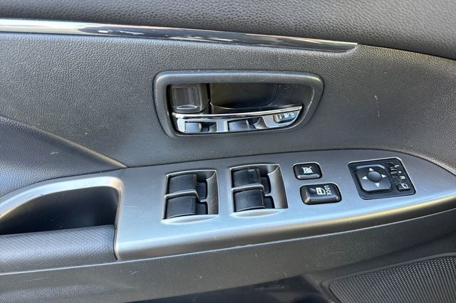 2024 Mitsubishi Outlander Sport 2.0 SE SE 4WD