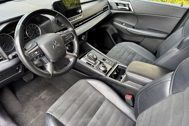 2024 Mitsubishi Outlander SE SE