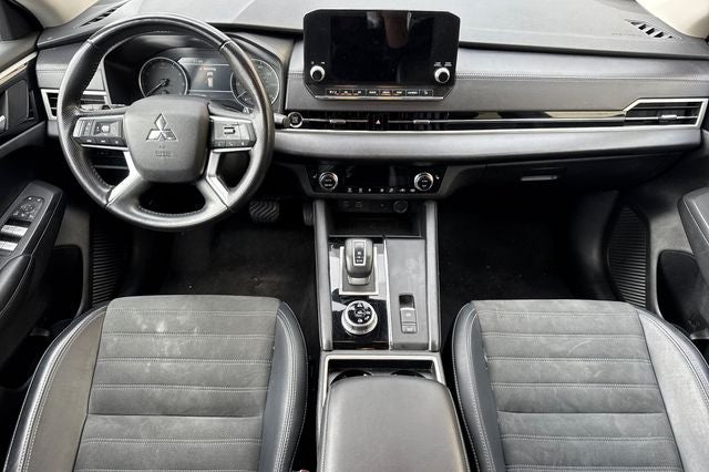 2024 Mitsubishi Outlander SE SE