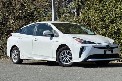2022 Toyota Prius LE LE FWD