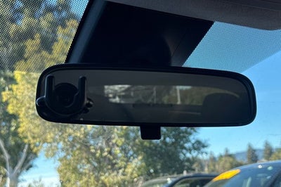 2022 Toyota Prius LE LE FWD