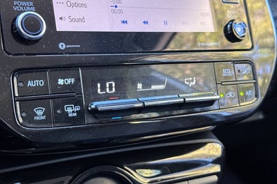 2022 Toyota Prius LE LE FWD
