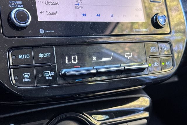 2022 Toyota Prius LE LE FWD