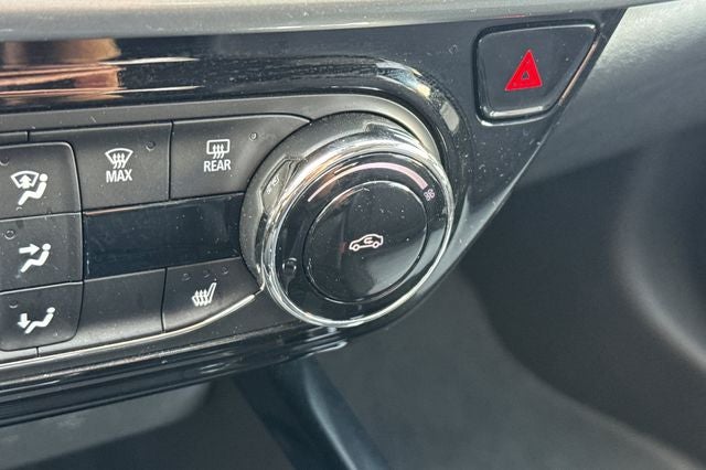 2025 Chevrolet Trax LT LT