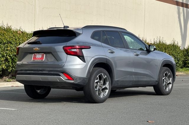2025 Chevrolet Trax LT LT