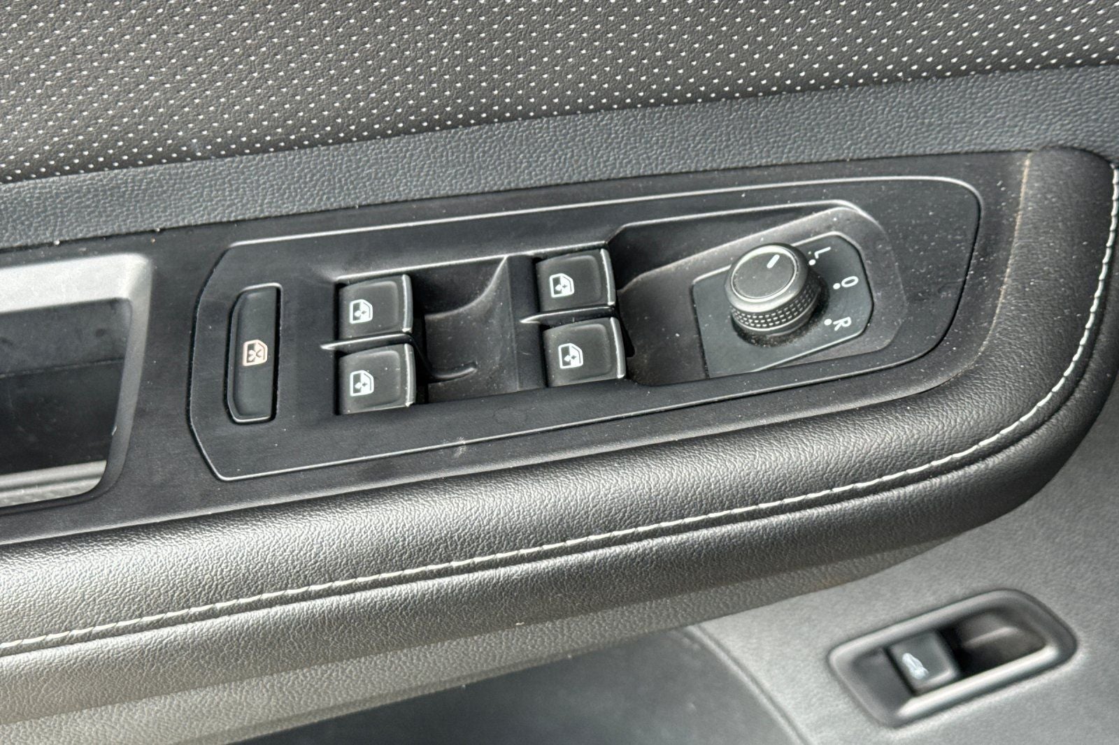 2024 Volkswagen Atlas 2.0T SE w/Technology TECHNOLOGY