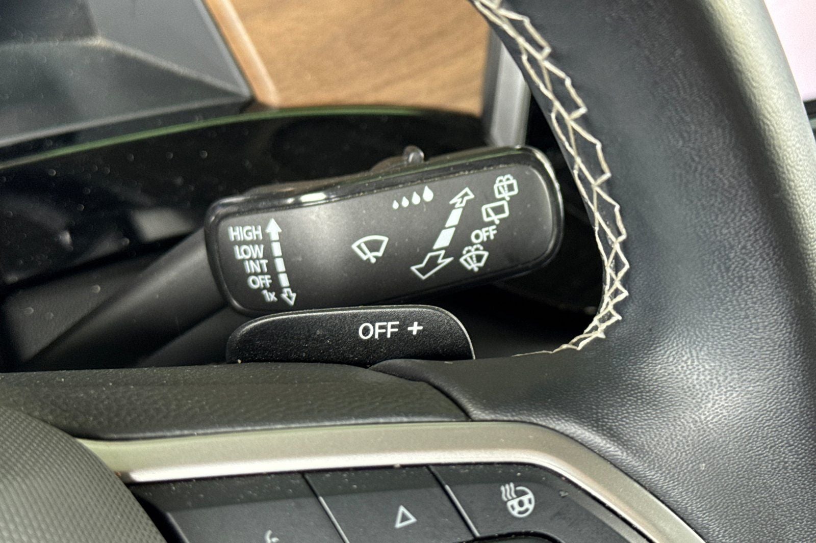 2024 Volkswagen Atlas 2.0T SE w/Technology TECHNOLOGY