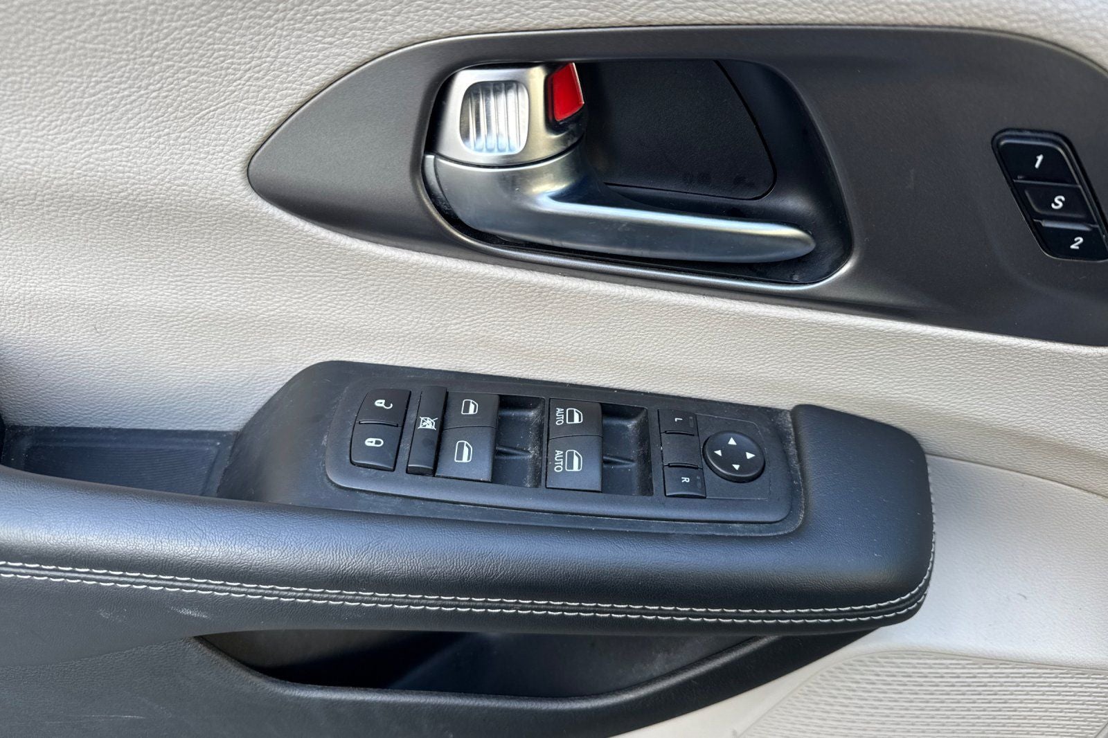 2023 Chrysler Pacifica Touring L touring