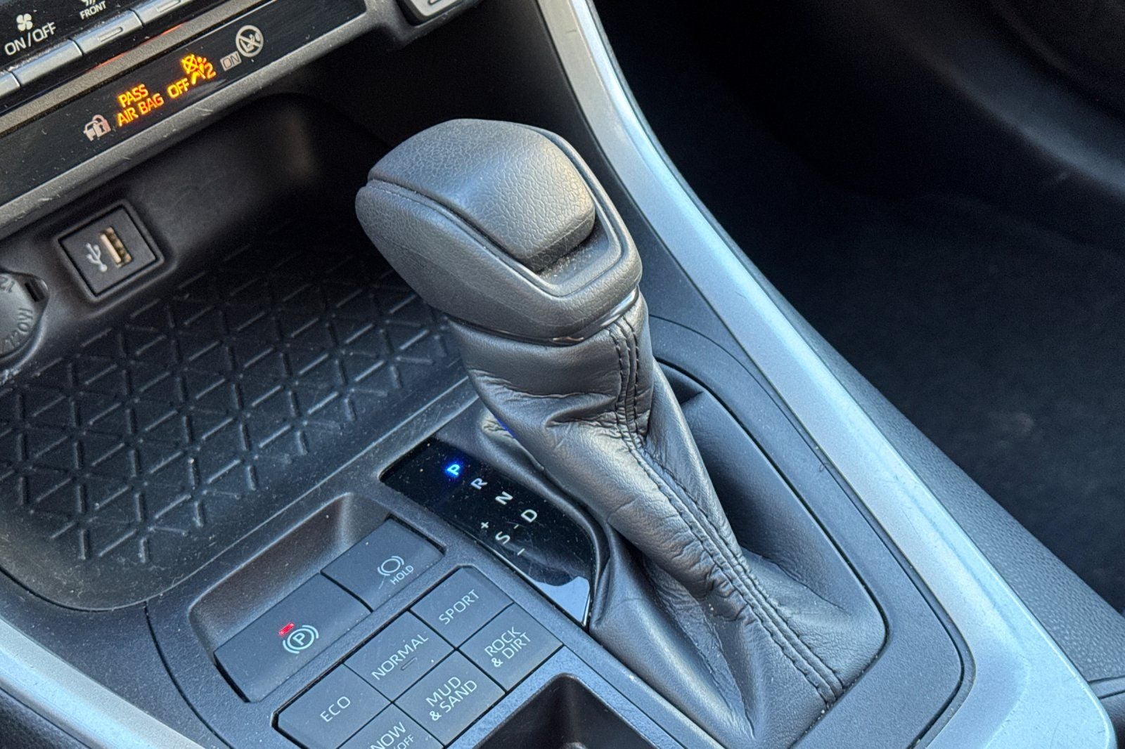 2024 Toyota RAV4 LE LE