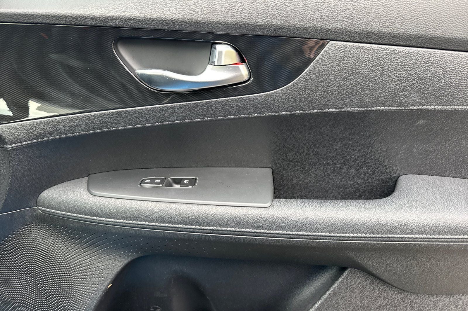 2023 Kia Forte GT-Line Technology package