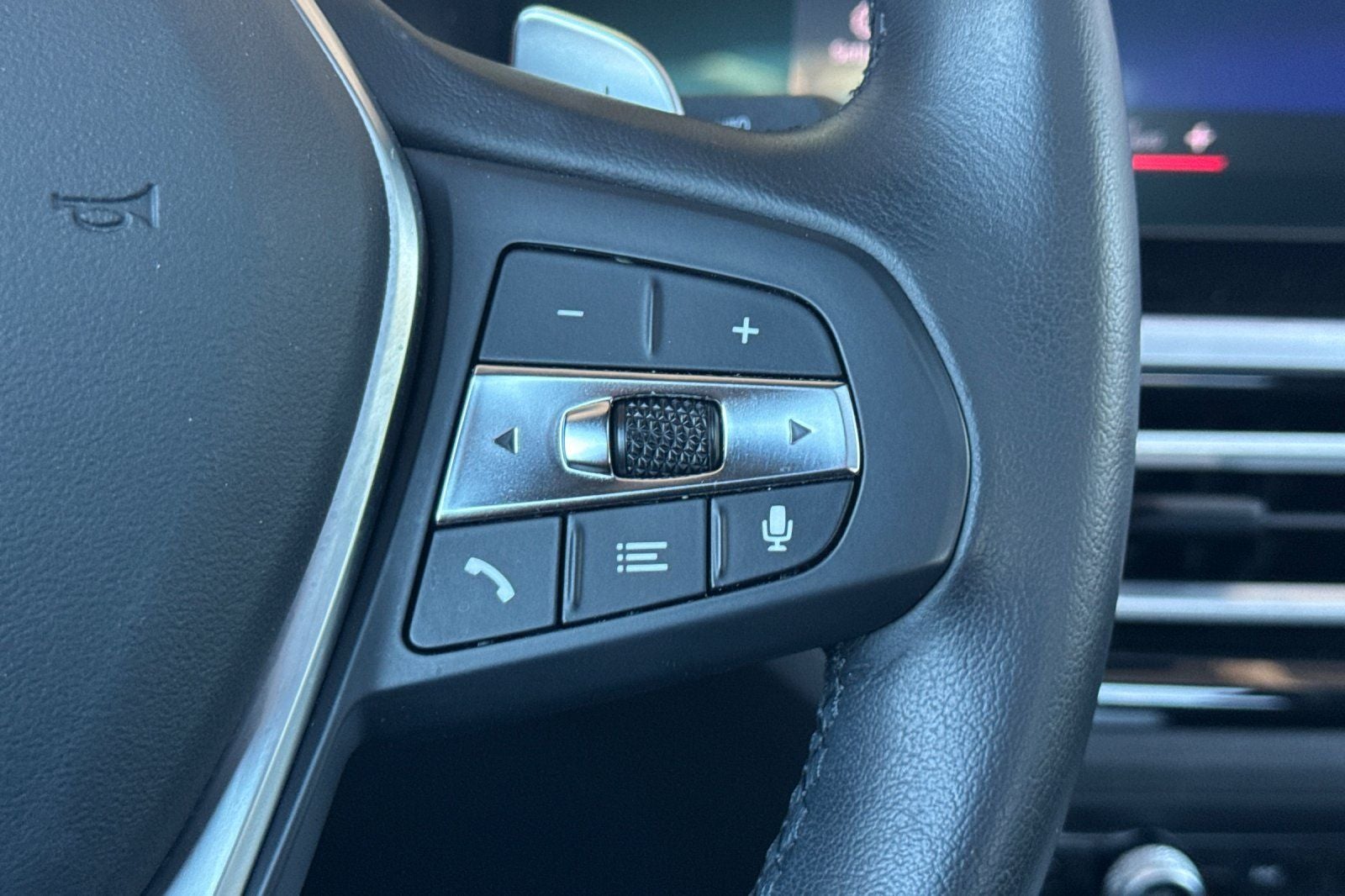 2023 BMW 3 Series 330i