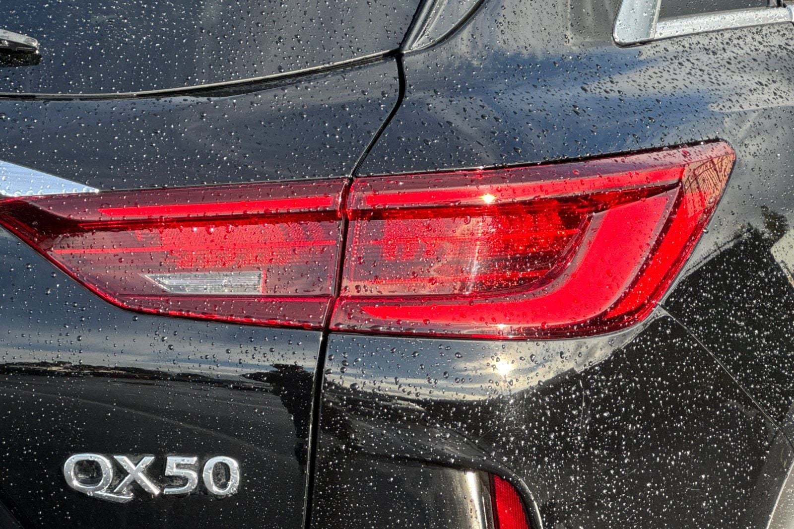 2023 INFINITI QX50 LUXE
