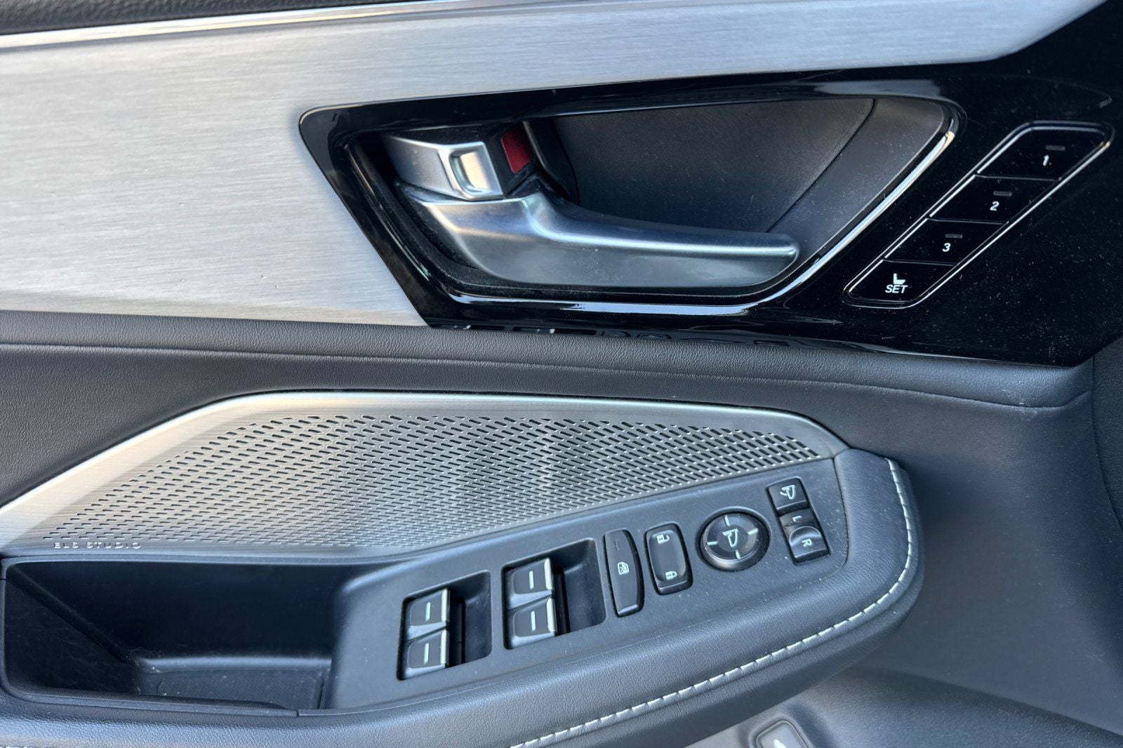 2023 Acura MDX TECH