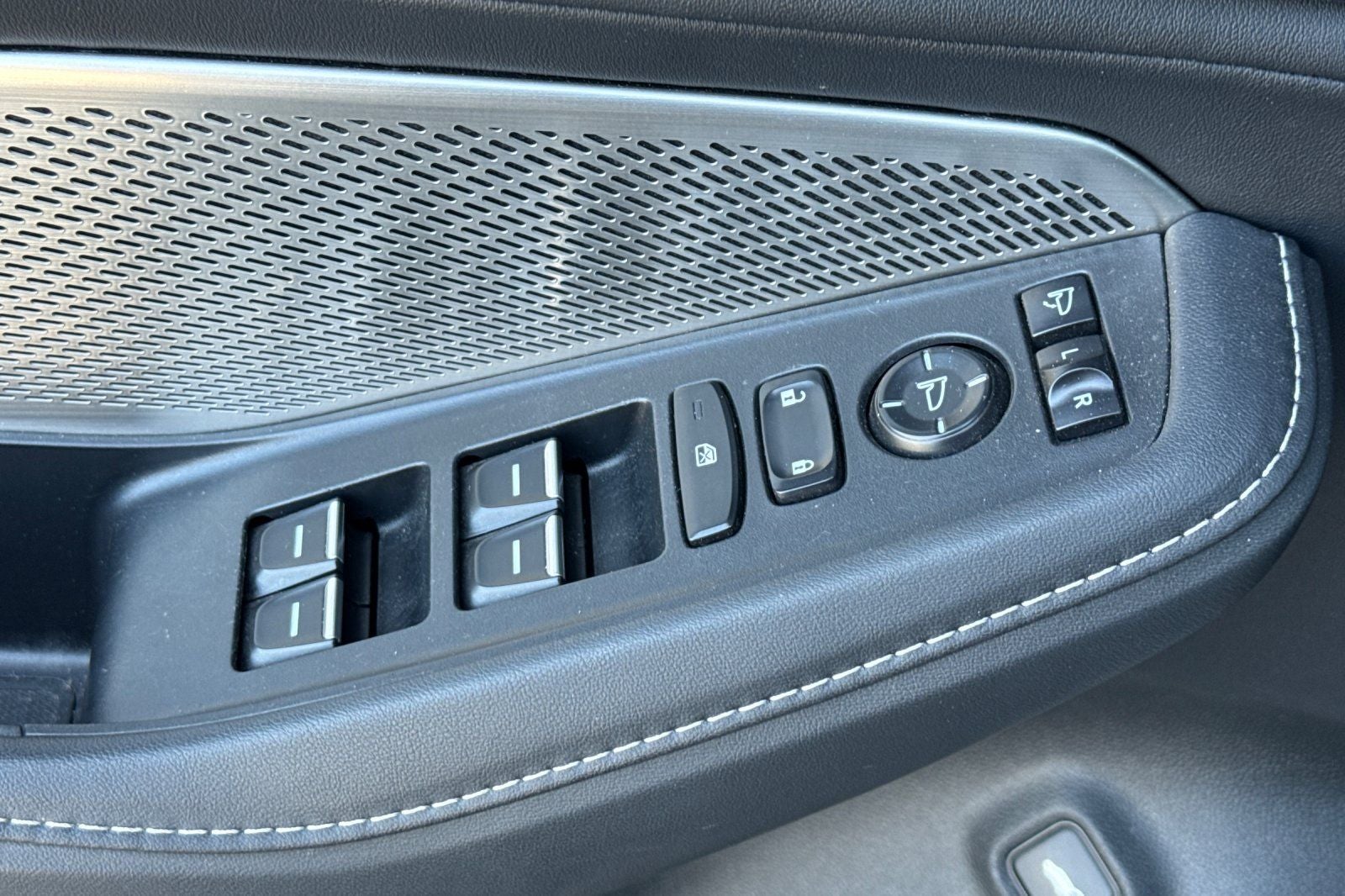 2023 Acura MDX TECH