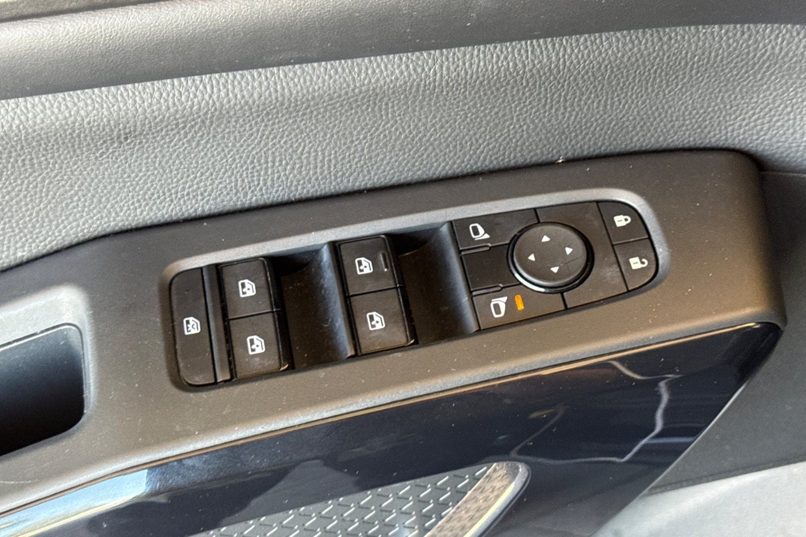2024 Nissan Pathfinder SV SV