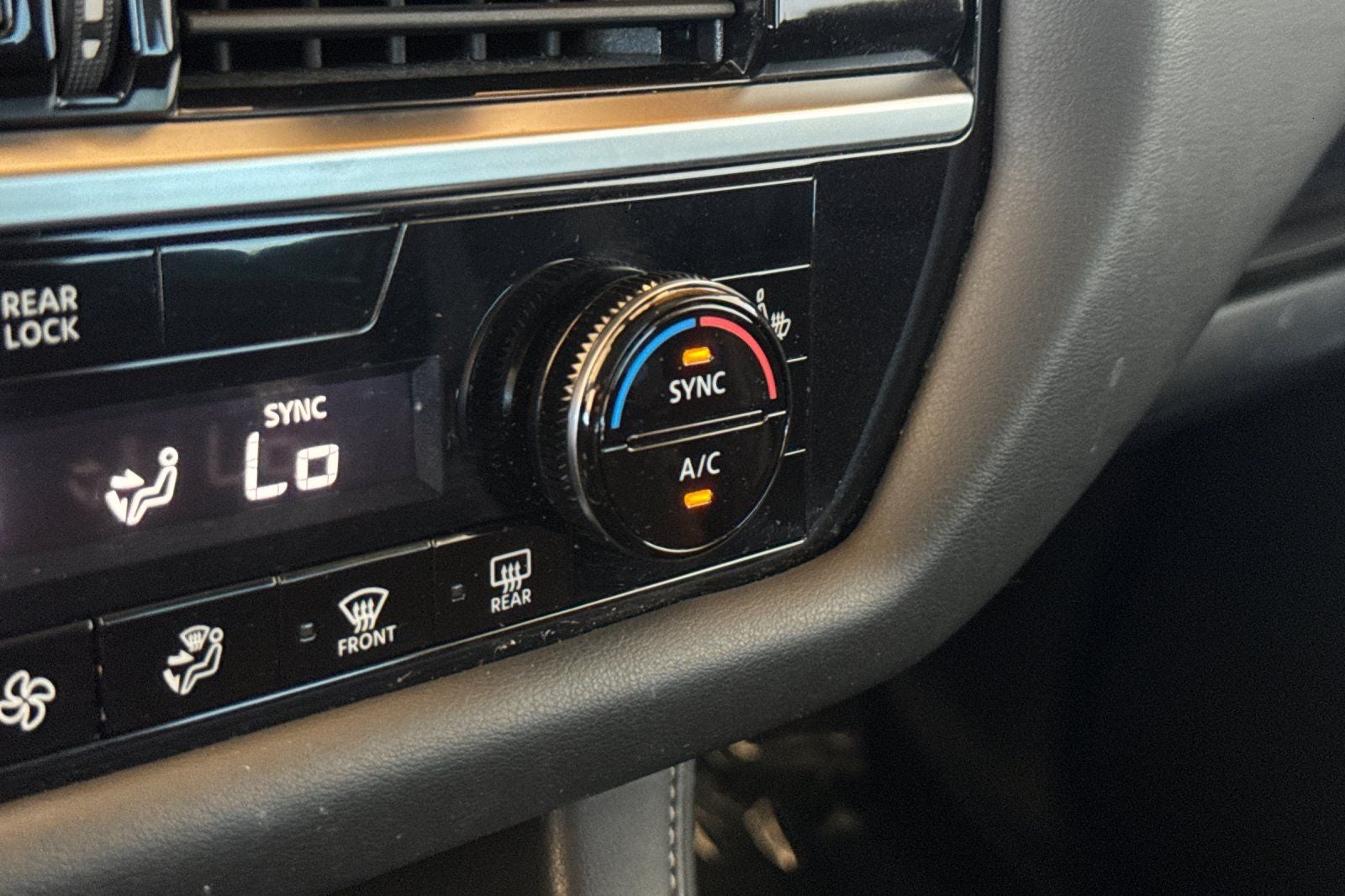 2024 Nissan Pathfinder SV SV