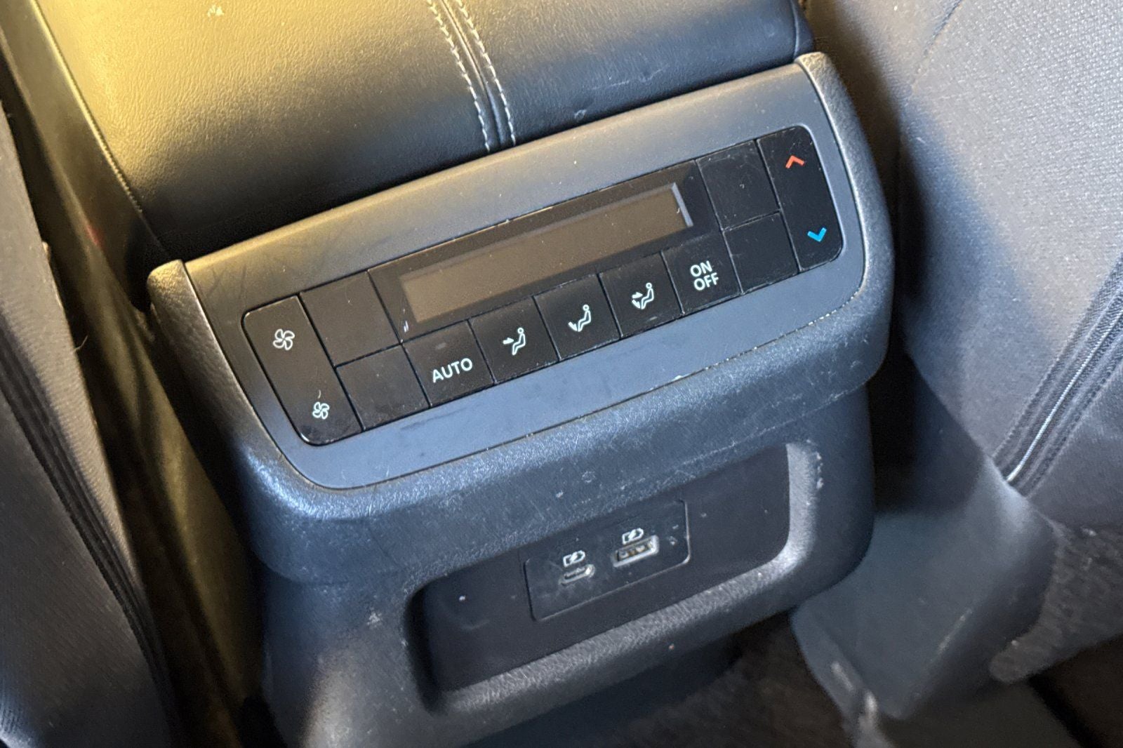 2024 Nissan Pathfinder SV SV