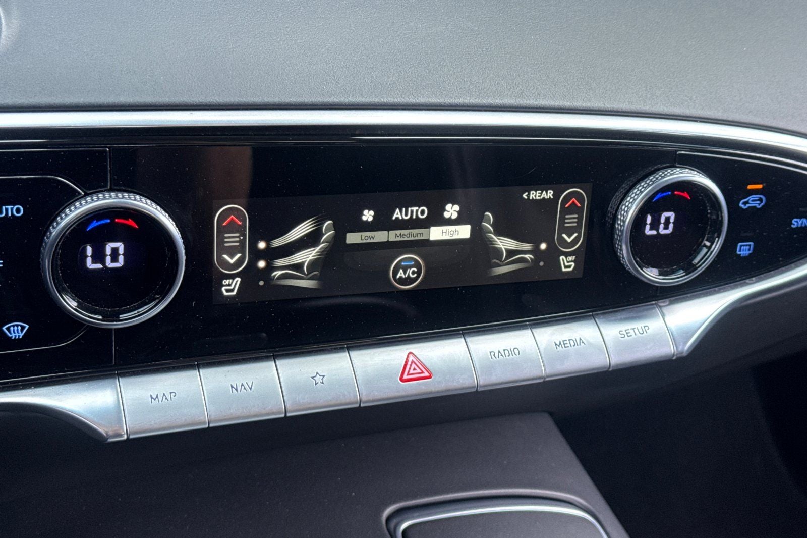 2025 Genesis GV70 2.5T