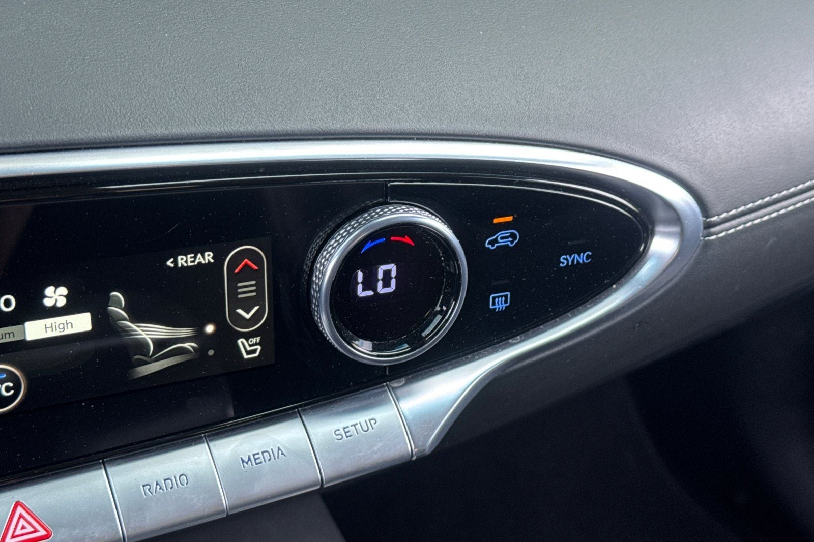 2025 Genesis GV70 2.5T