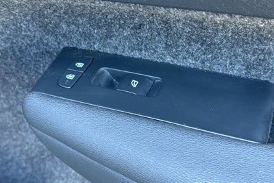 2023 Volvo XC40 B4 Plus Dark Theme