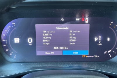 2023 Volvo XC40 B4 Plus Dark Theme