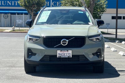 2023 Volvo XC40 B4 Plus Dark Theme
