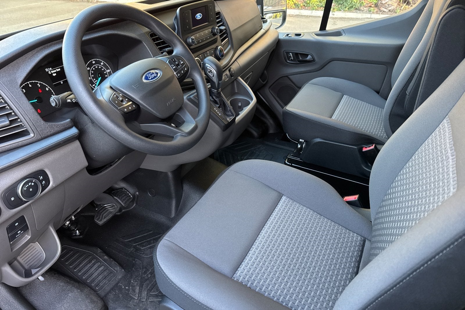 2025 Ford Transit-350 XL