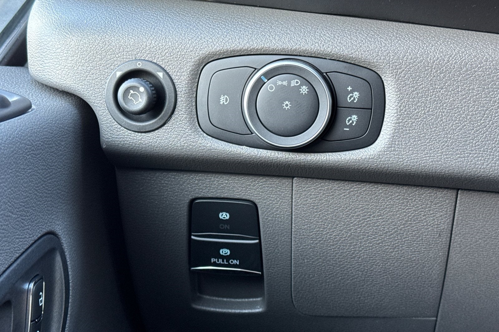 2025 Ford Transit-350 XL