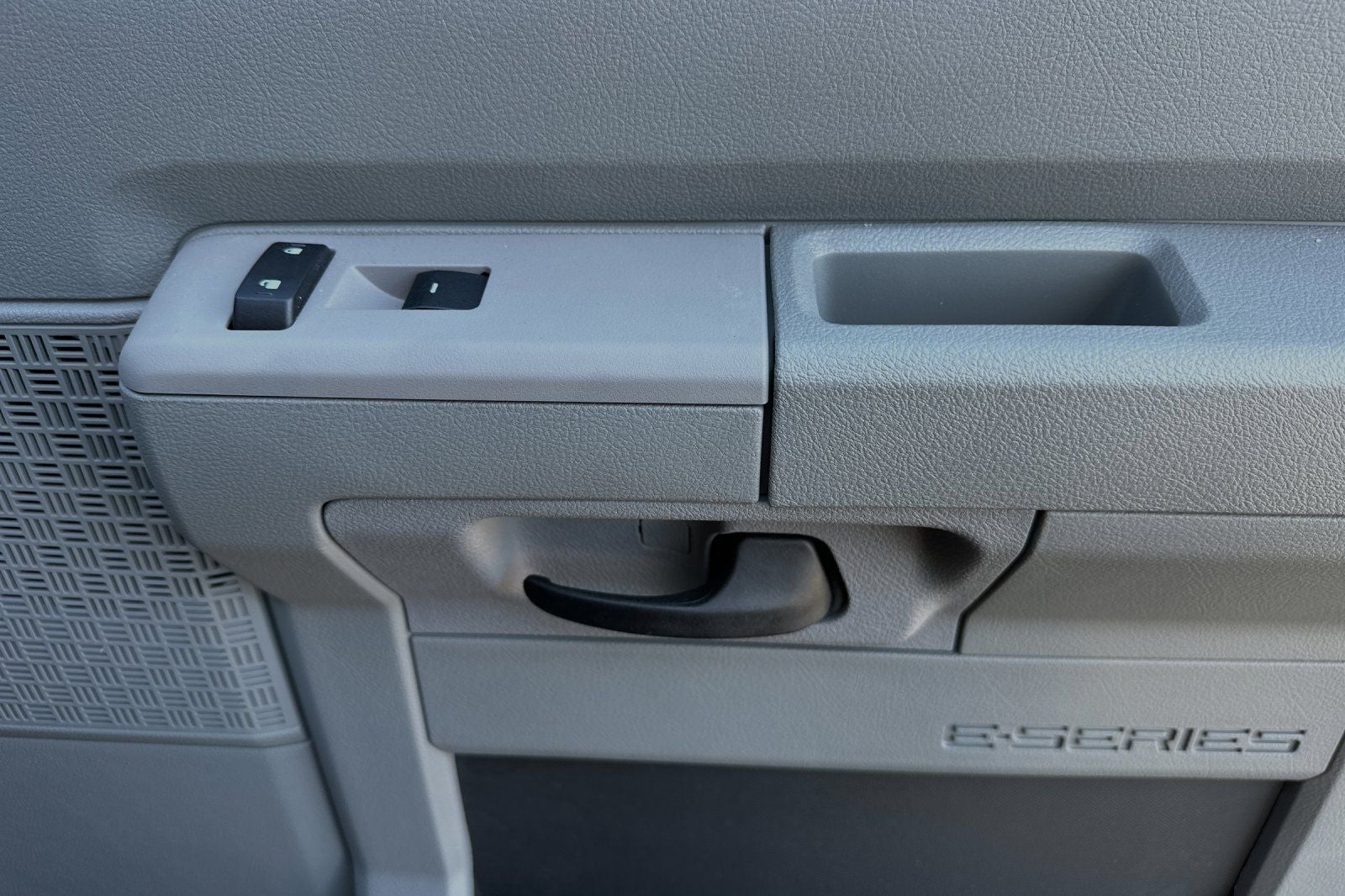 2025 Ford E-350SD Base Cutaway