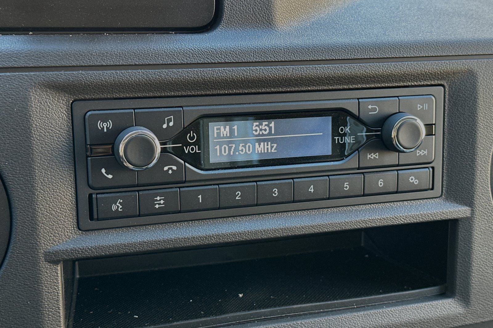 2025 Ford E-350SD Base Cutaway