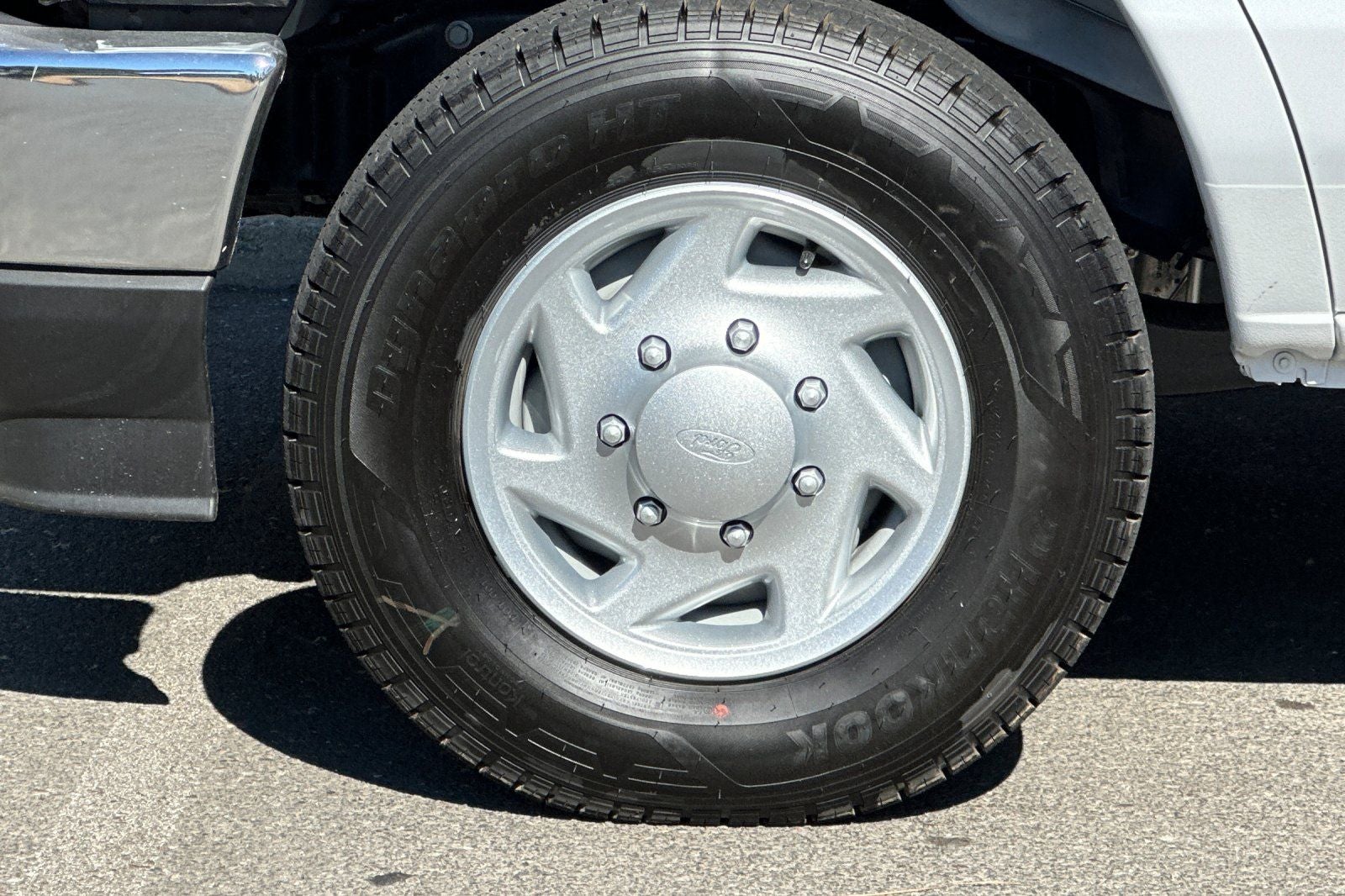 2025 Ford E-350SD Base Cutaway