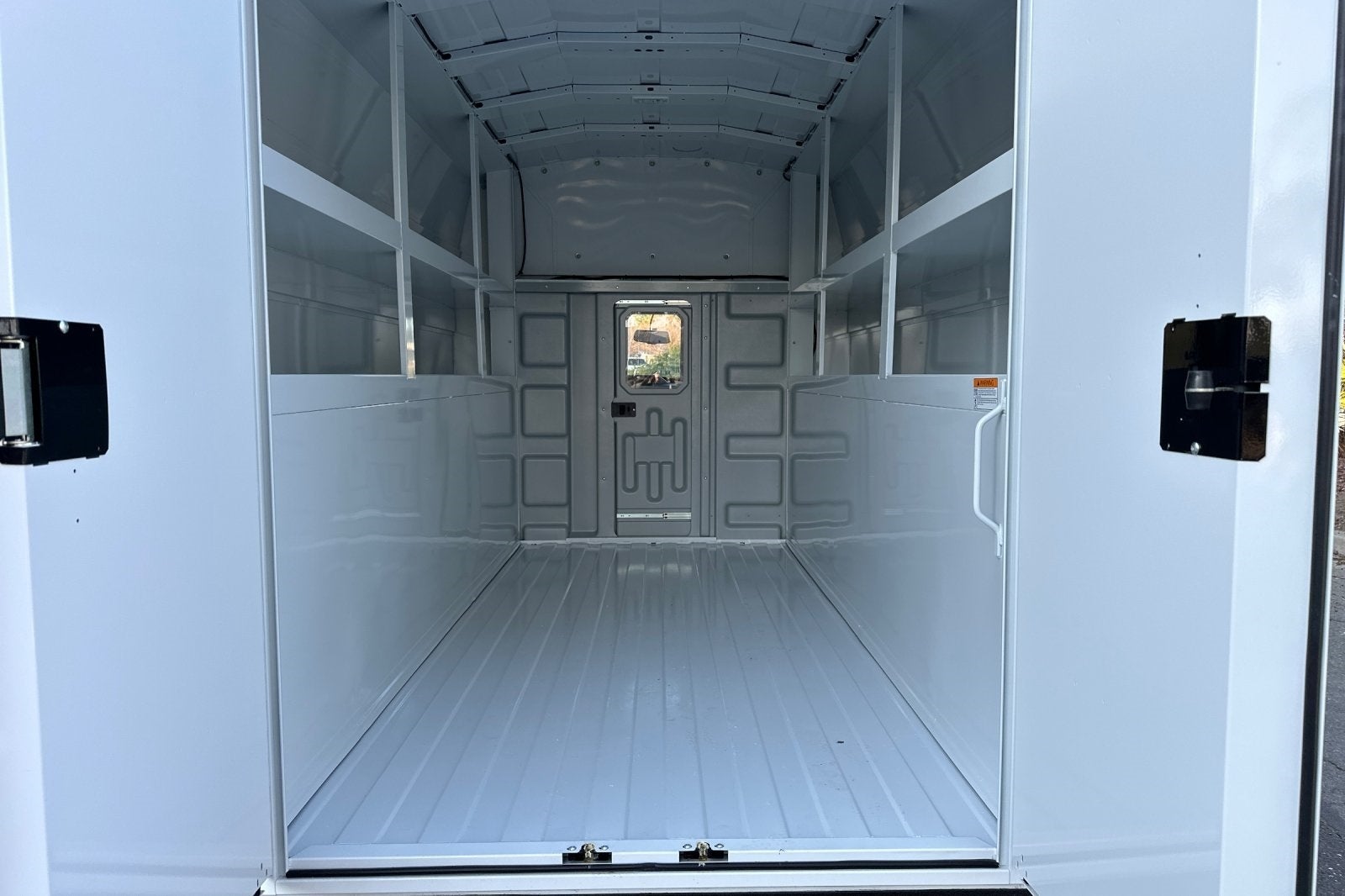 2025 Ford E-350SD Base Cutaway