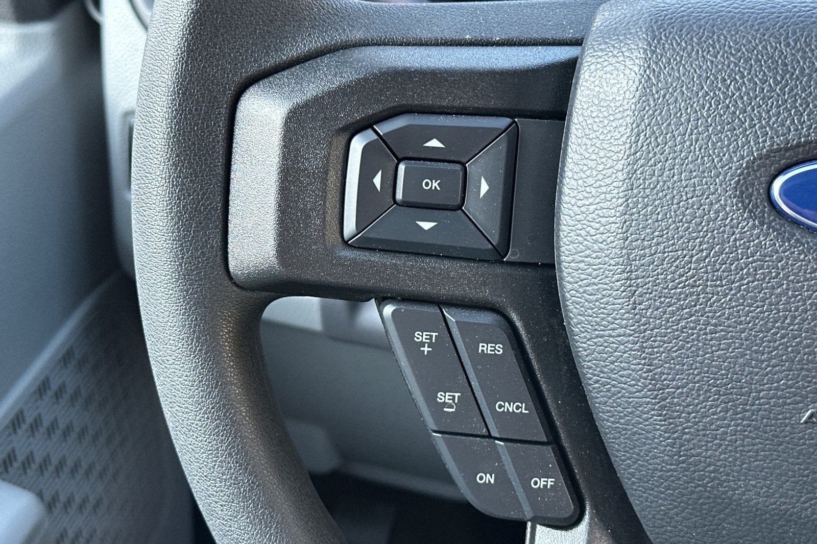 2025 Ford E-350SD Base Cutaway