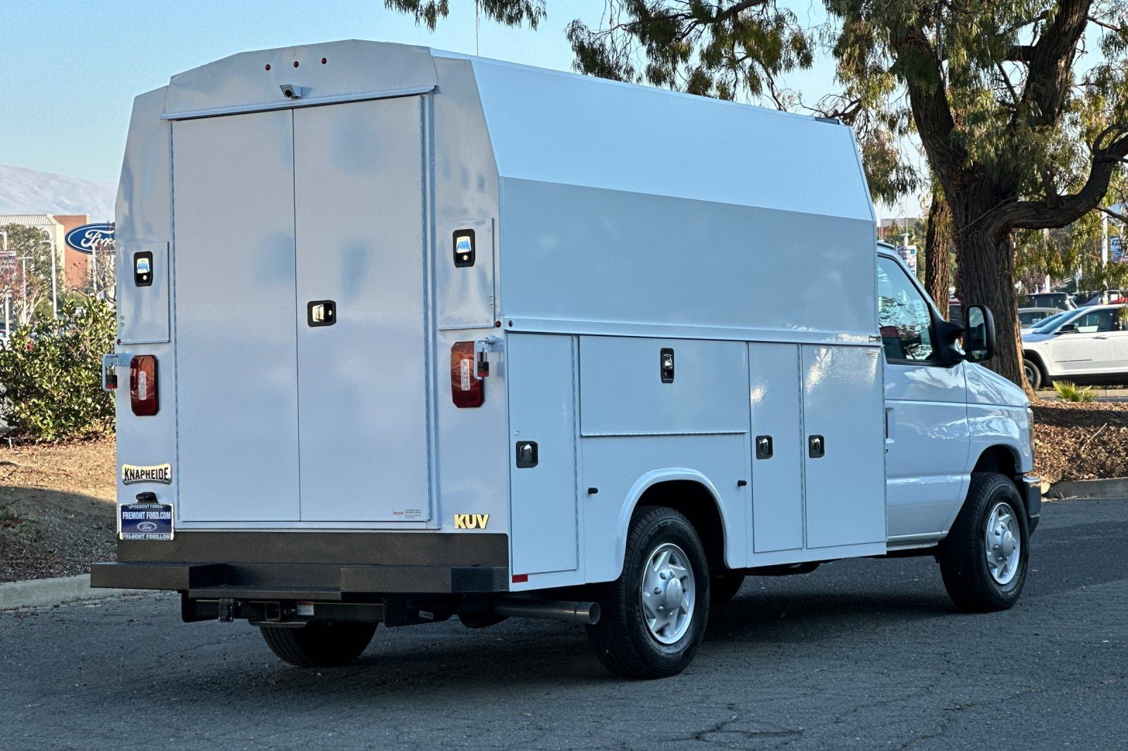 2025 Ford E-350SD Base Cutaway