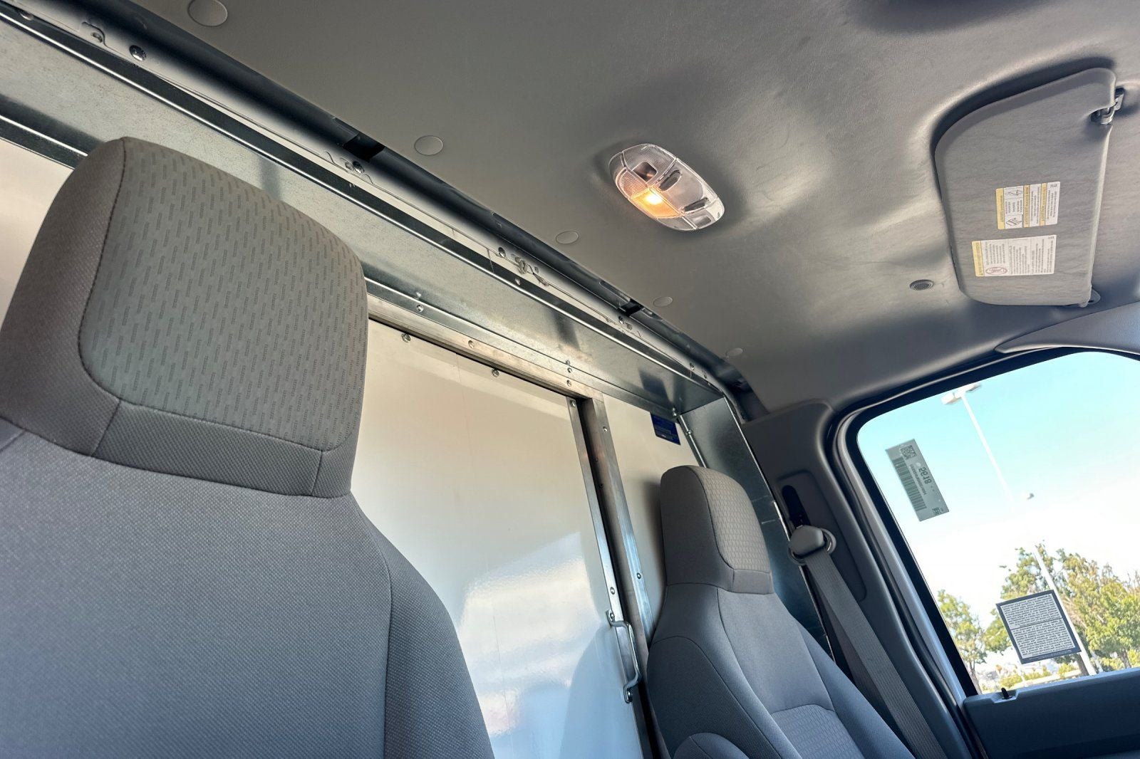 2027 Ford E-450SD Base DRW