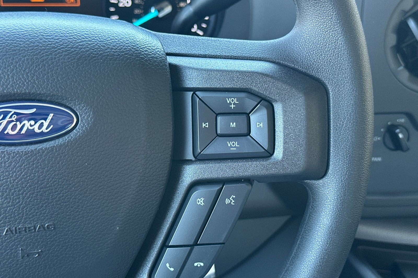 2027 Ford E-450SD Base DRW