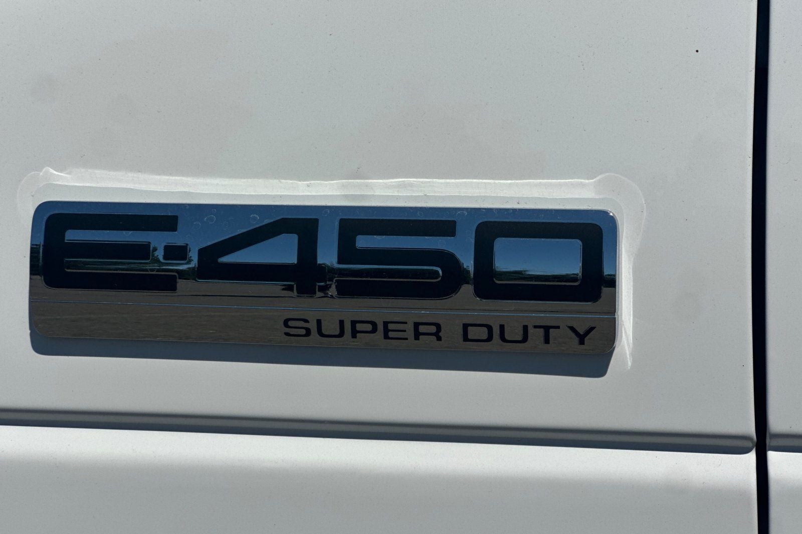 2027 Ford E-450SD Base DRW