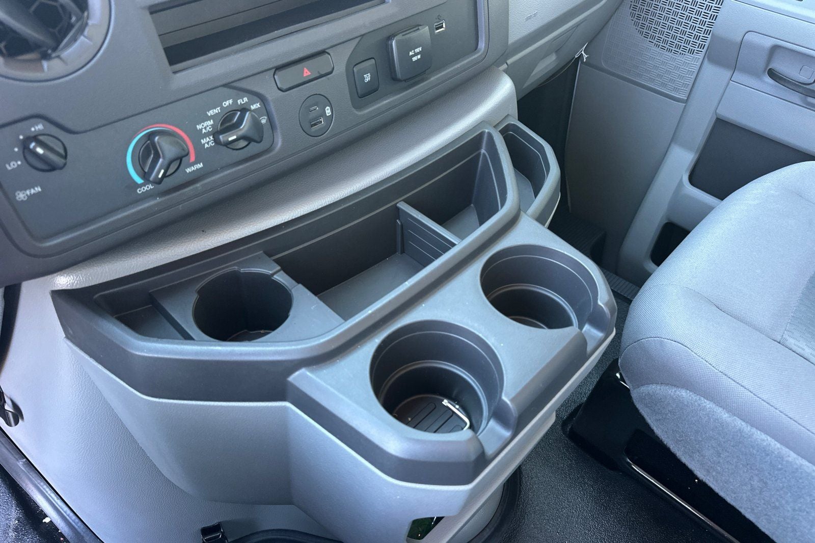 2027 Ford E-450SD Base DRW