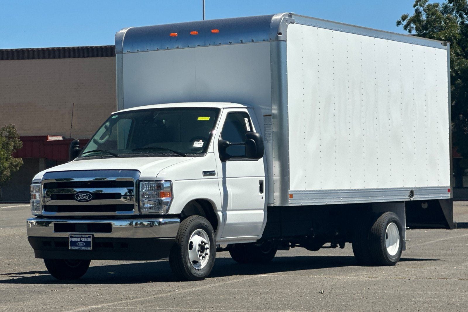 2027 Ford E-450SD Base DRW