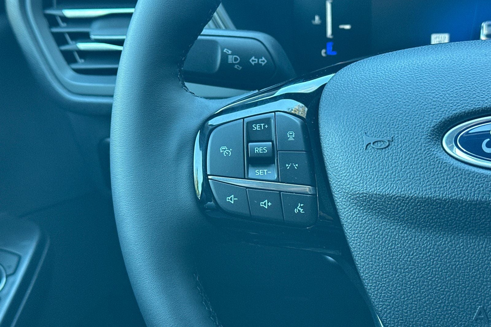 2025 Ford Escape Plug-In Hybrid Base