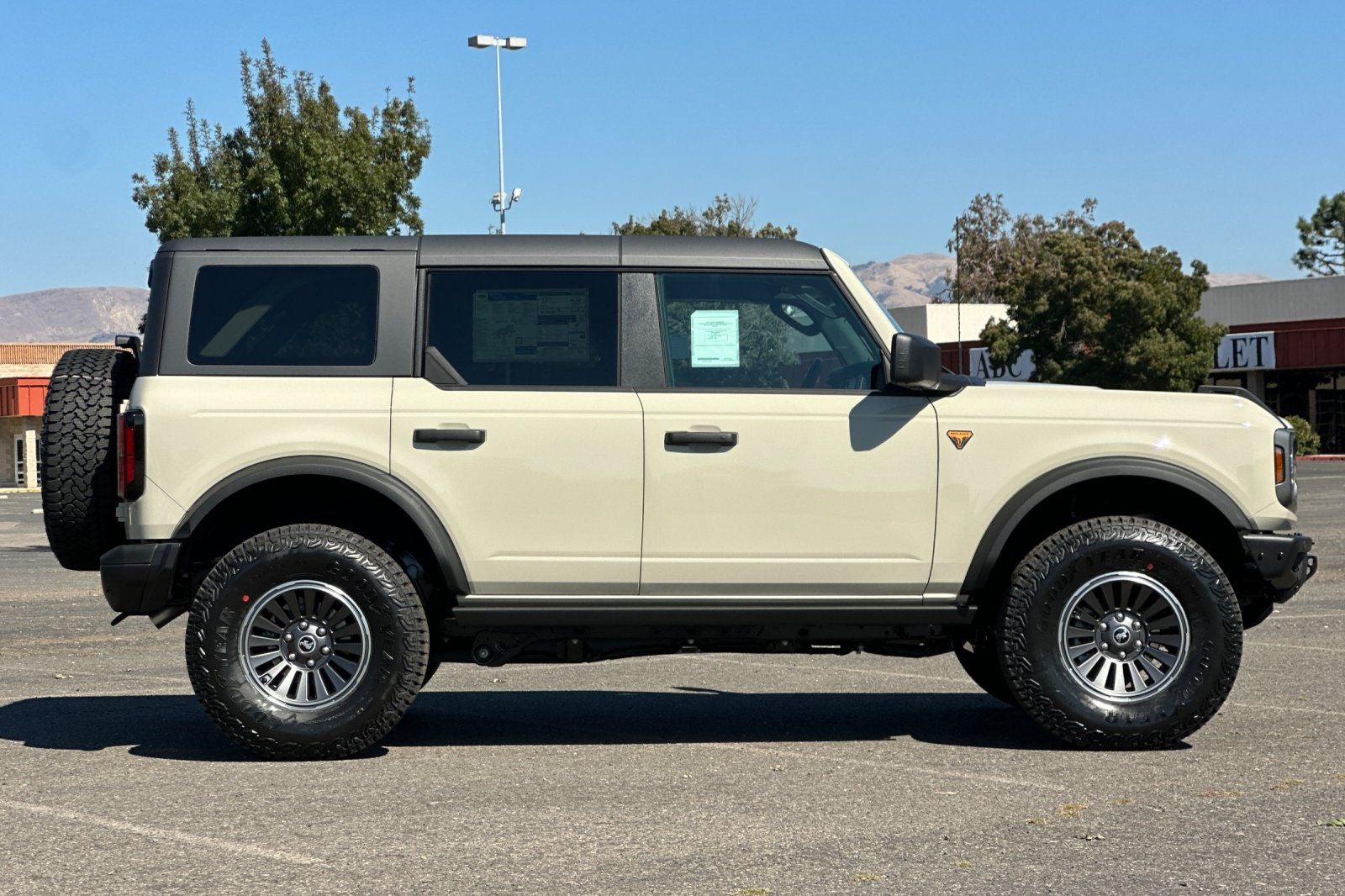 2026 Ford Bronco Badlands