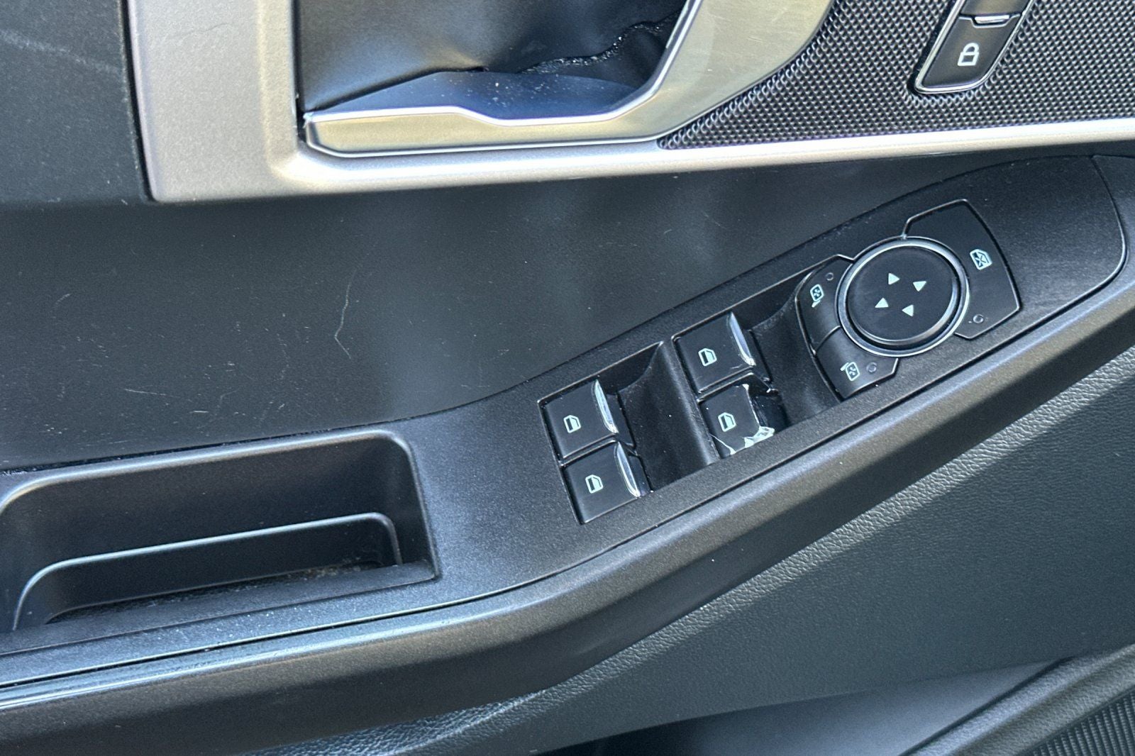 2021 Ford Explorer Base