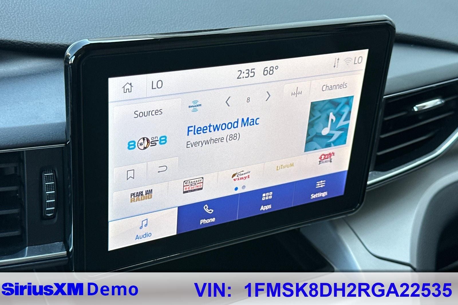 2024 Ford Explorer XLT