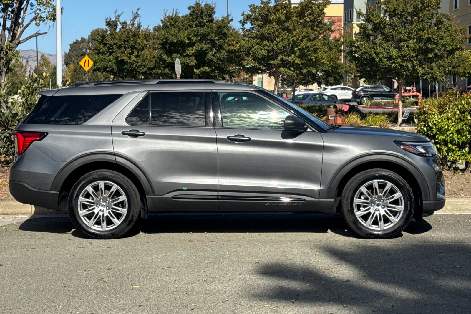 2026 Ford Explorer Active w/100A Pkg