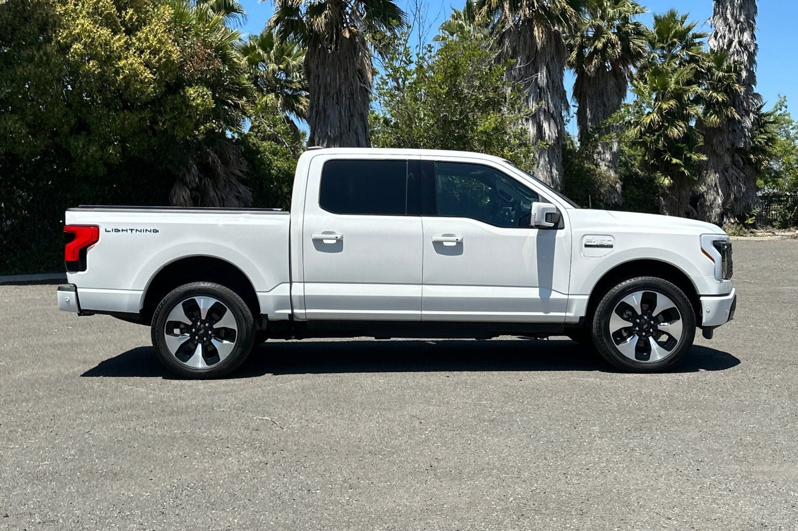 2023 Ford F-150 Lightning Platinum