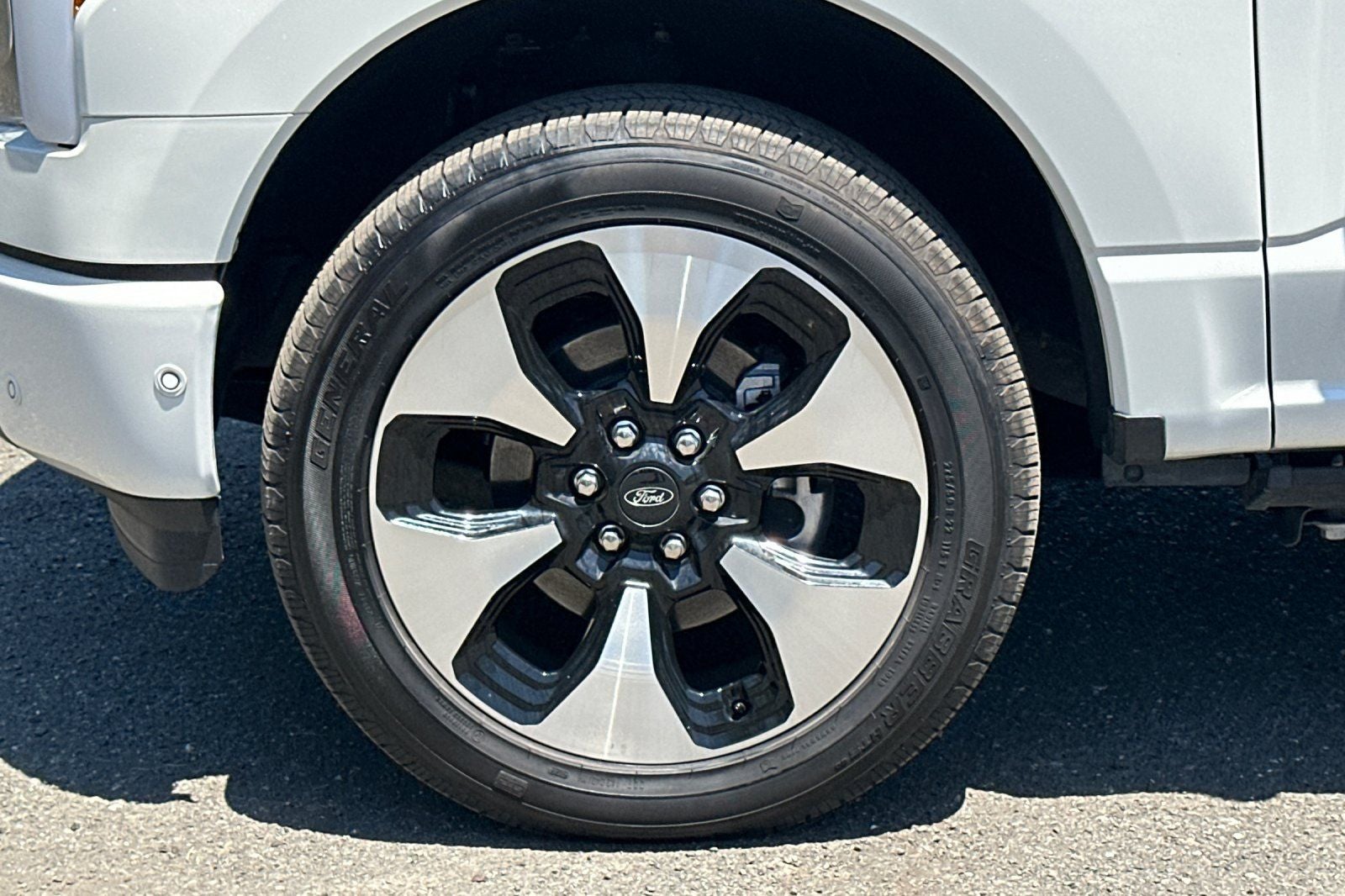 2023 Ford F-150 Lightning Platinum