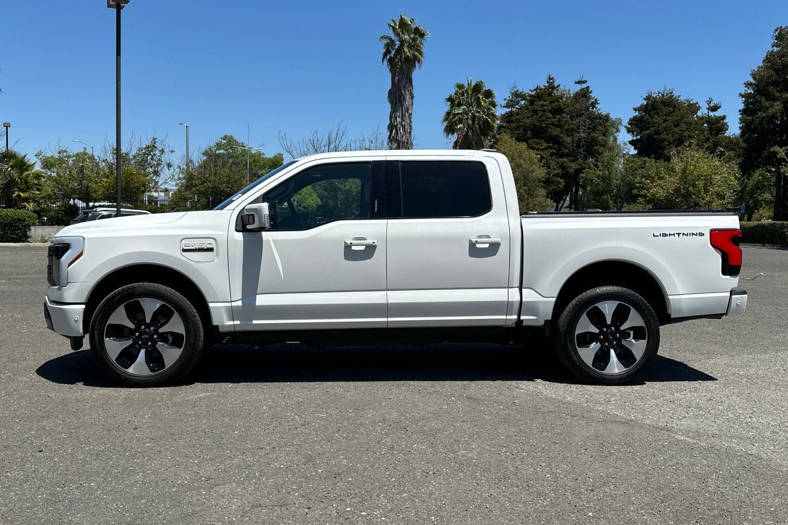 2023 Ford F-150 Lightning Platinum