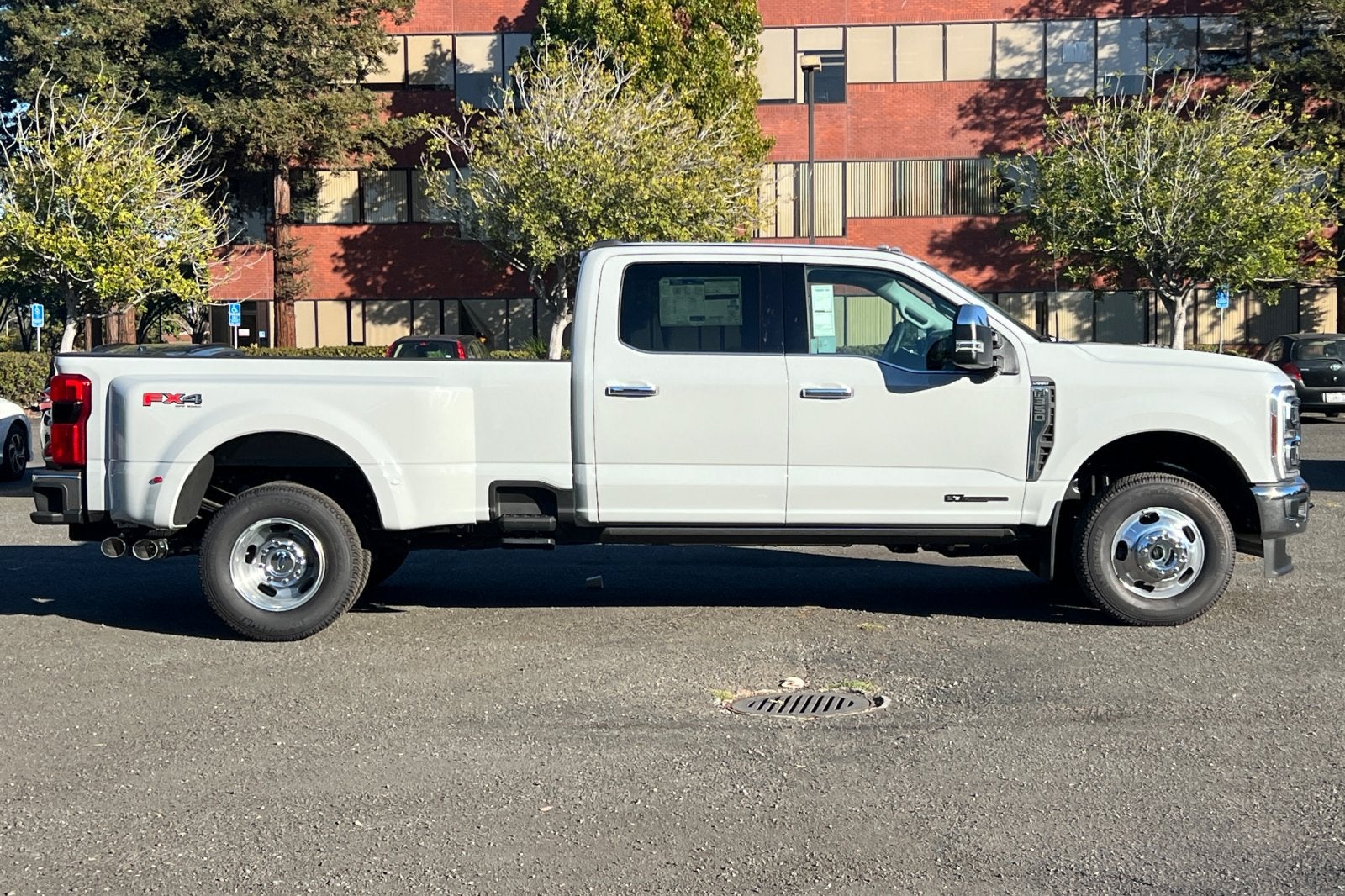 2026 Ford F-350SD Lariat DRW